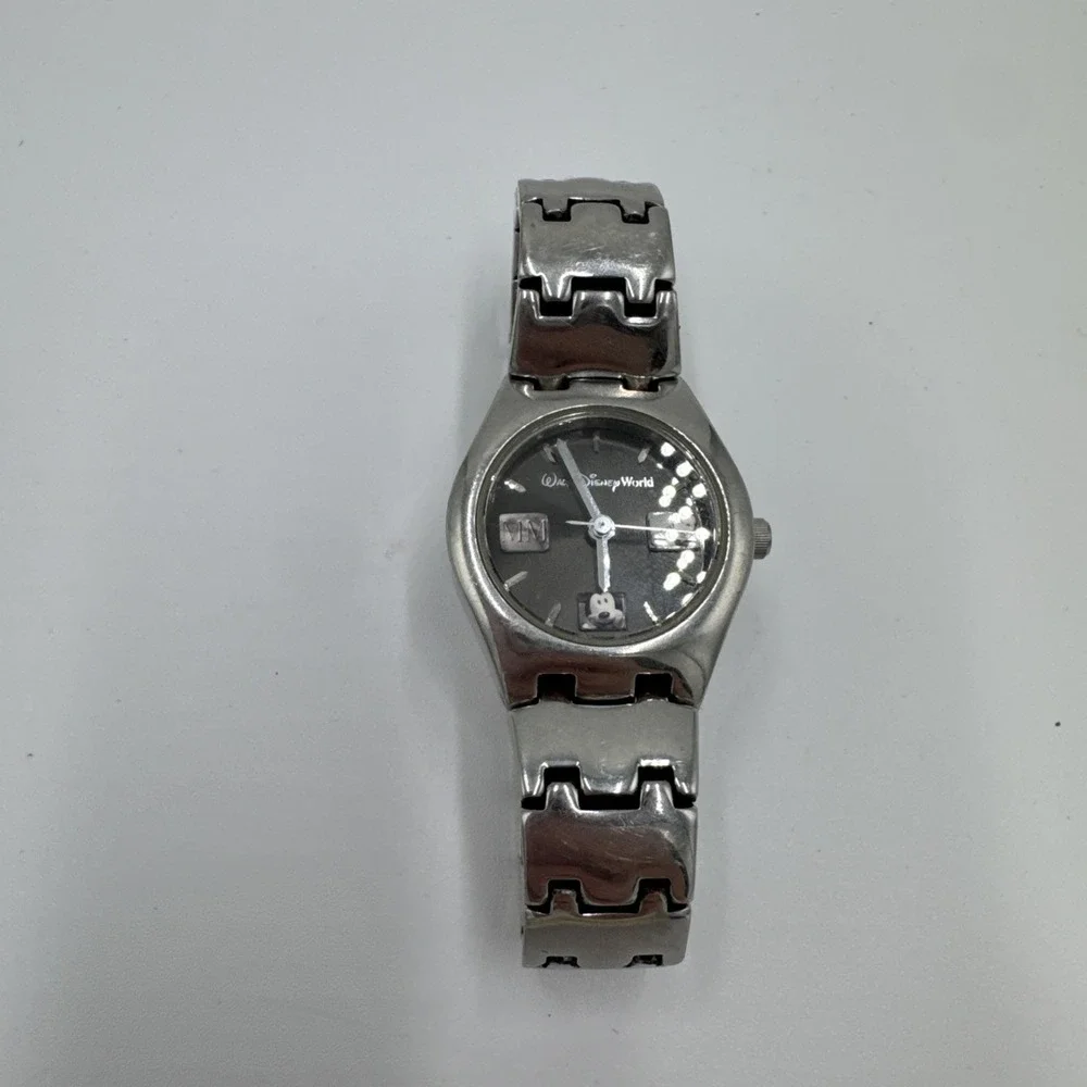 Walt Disney Stainless Steel Watch The man The Mouse The Millennium UNTESTED 1075